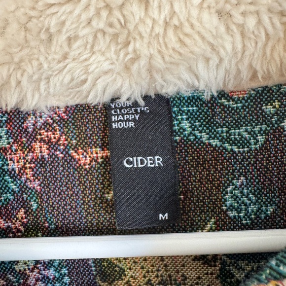 Cider Kitten Tapestry print fleece pullover size medium - Picture 2 of 8